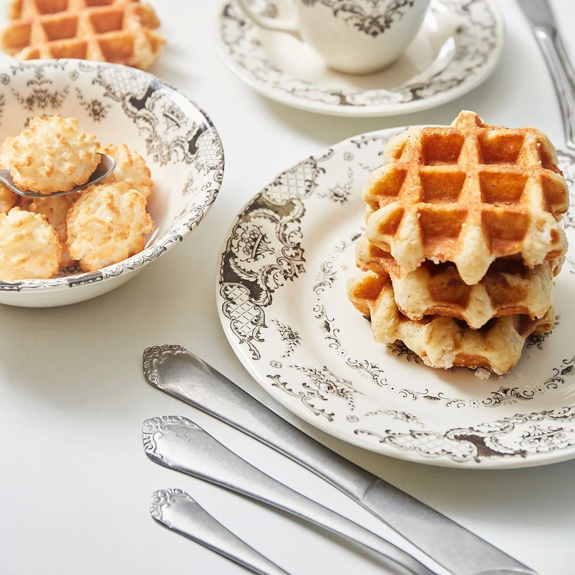 Comptoir De Famille Assiette Plate En Faïence Gris D26cm - Clothilde 5 Comptoir De Famille Assiette Plate En Faïence Gris D26cm - Clothilde – Image 3