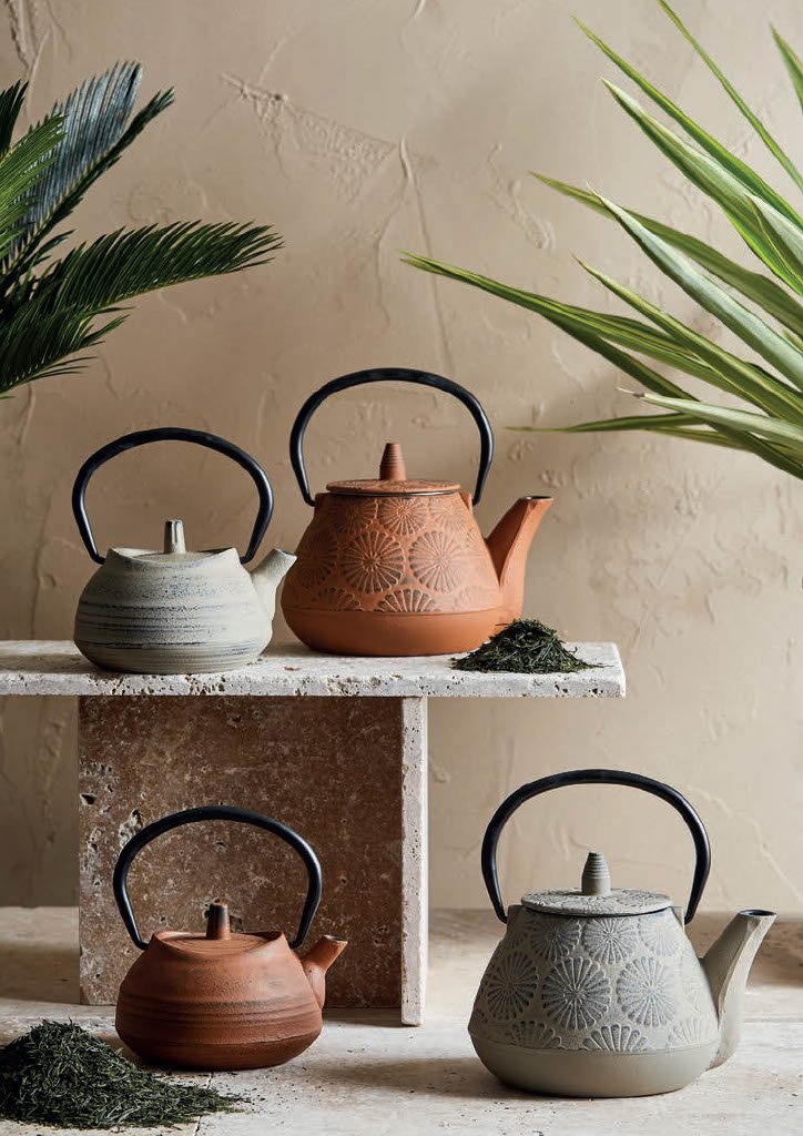 Devant -Côté Table Store SD AH2022 BD pages1024 74