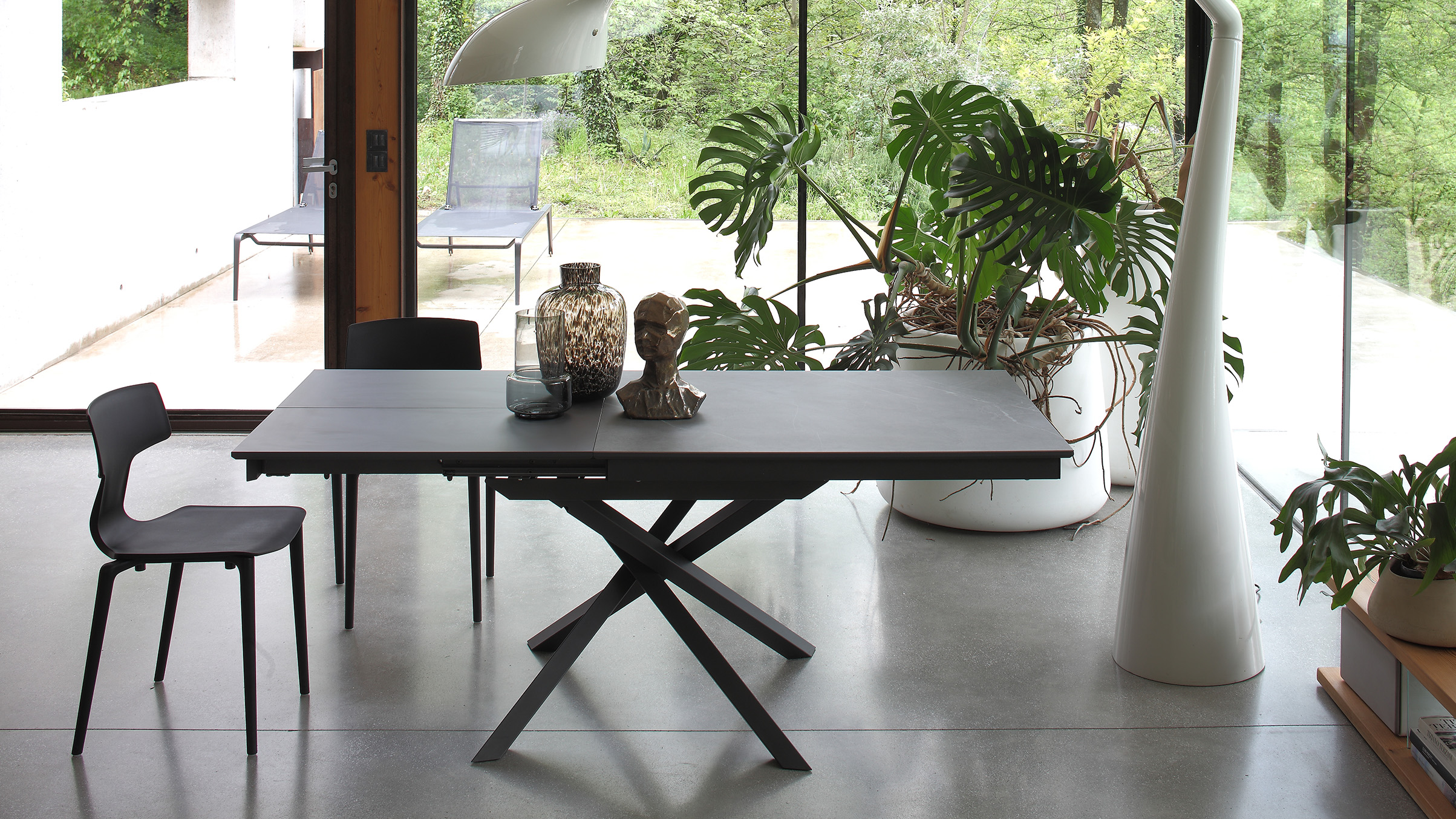 Devant -Côté Table Store Tokio